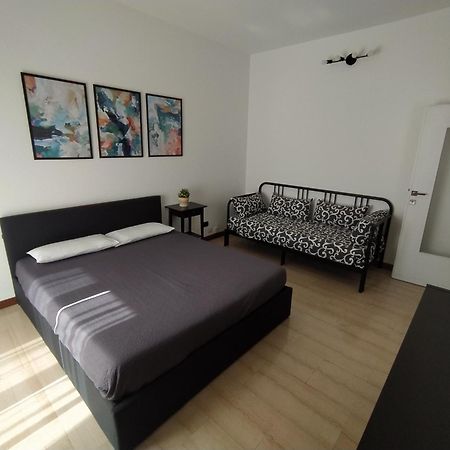 Brenta/Corvetto Studio Apartment Milán Exterior foto